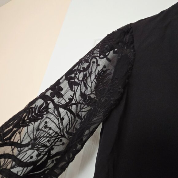Elie Tahari Black 100% Silk Blouse with Sheer Floral Lace Sleeves Size XS - Picture 3 of 12